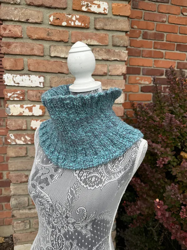 Twist and Shout Knit Cowl Pattern